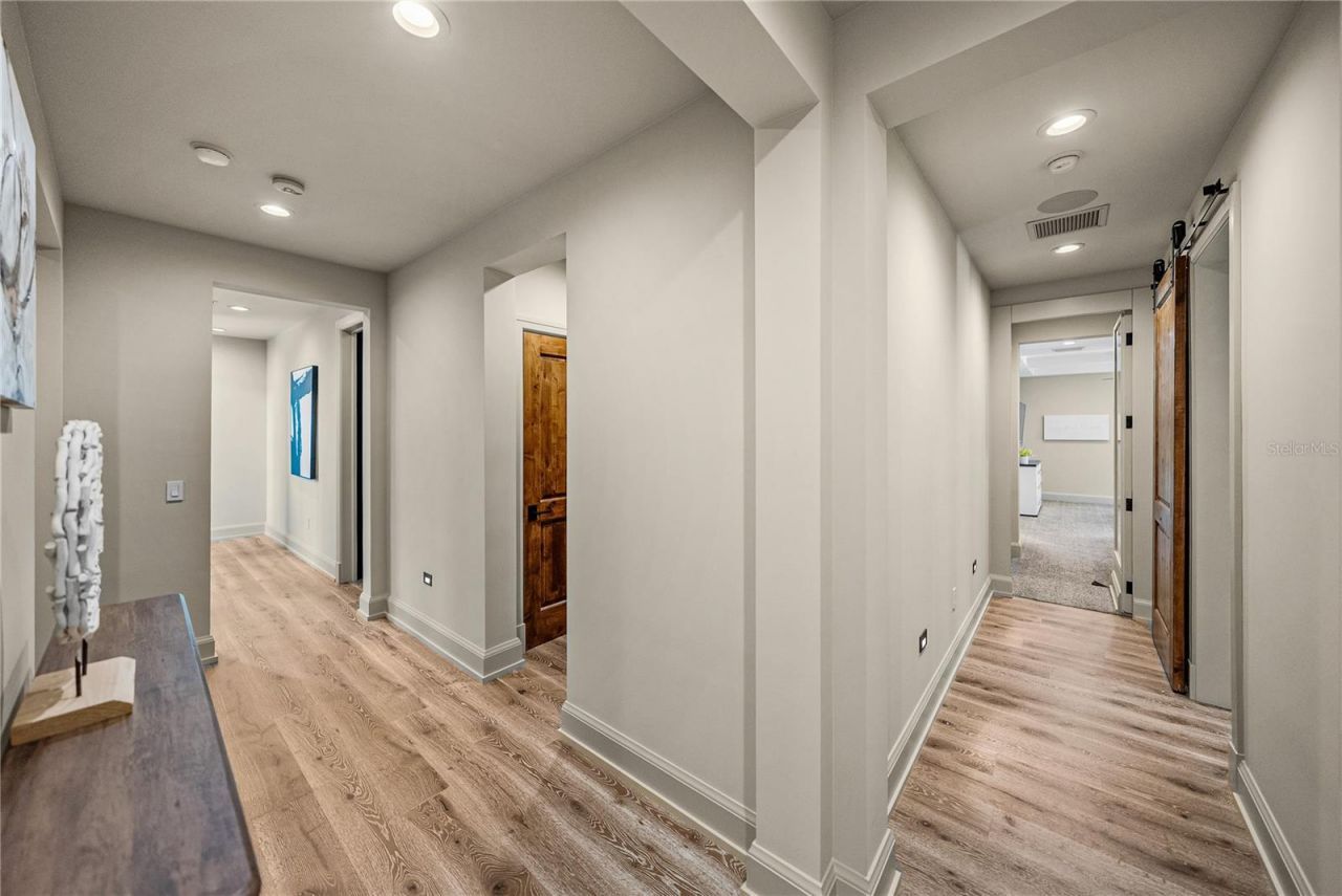 2903 W Hawthorne Road, Tampa, FL 33611 Photo