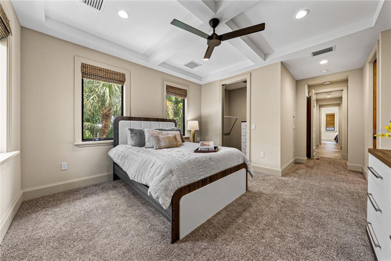 2903 W Hawthorne Road, Tampa, FL 33611 Photo