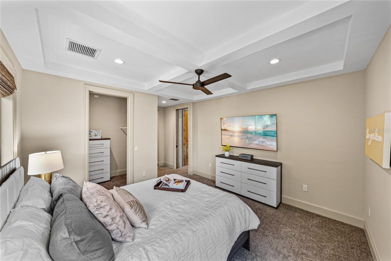 2903 W Hawthorne Road, Tampa, FL 33611 Photo