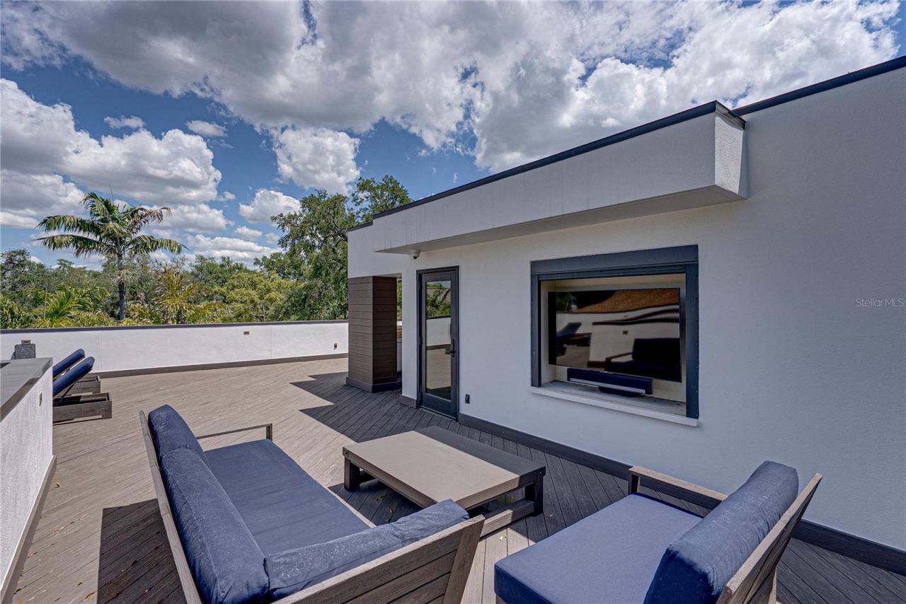 2903 W Hawthorne Road, Tampa, FL 33611 Photo