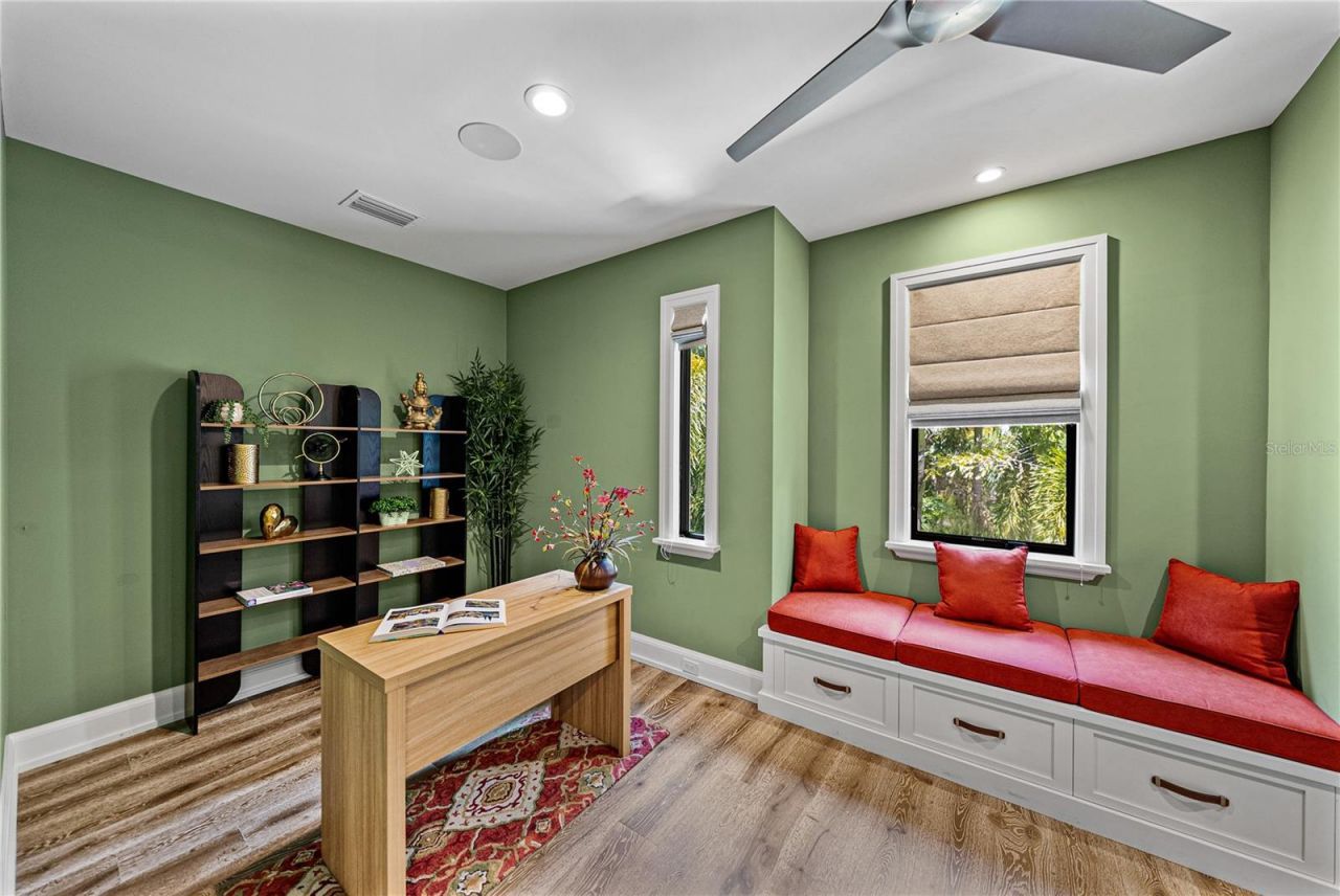 2903 W Hawthorne Road, Tampa, FL 33611 Photo
