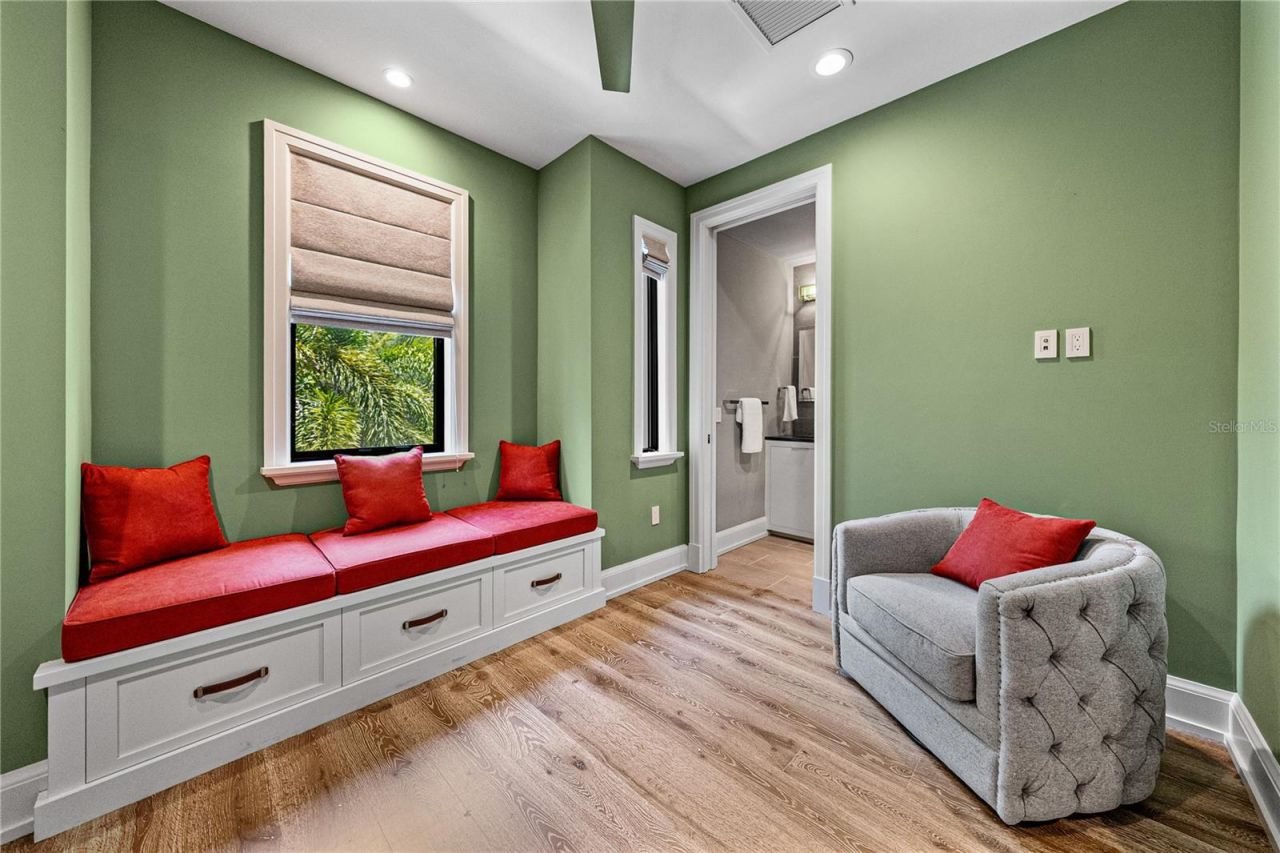 2903 W Hawthorne Road, Tampa, FL 33611 Photo