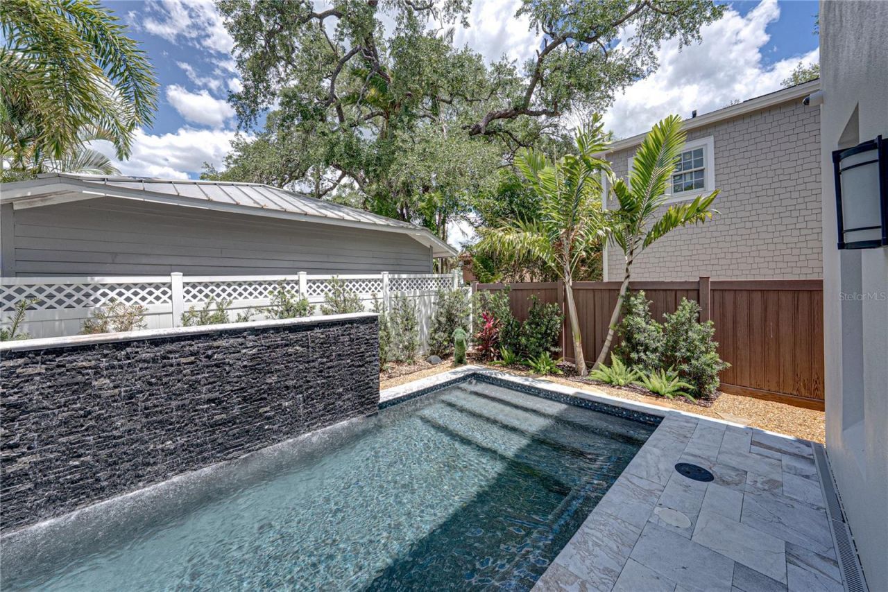 2903 W Hawthorne Road, Tampa, FL 33611 Photo