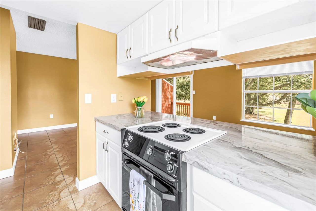 1310 83rd Avenue N, Unit D, Saint Petersburg, FL 33702 Photo