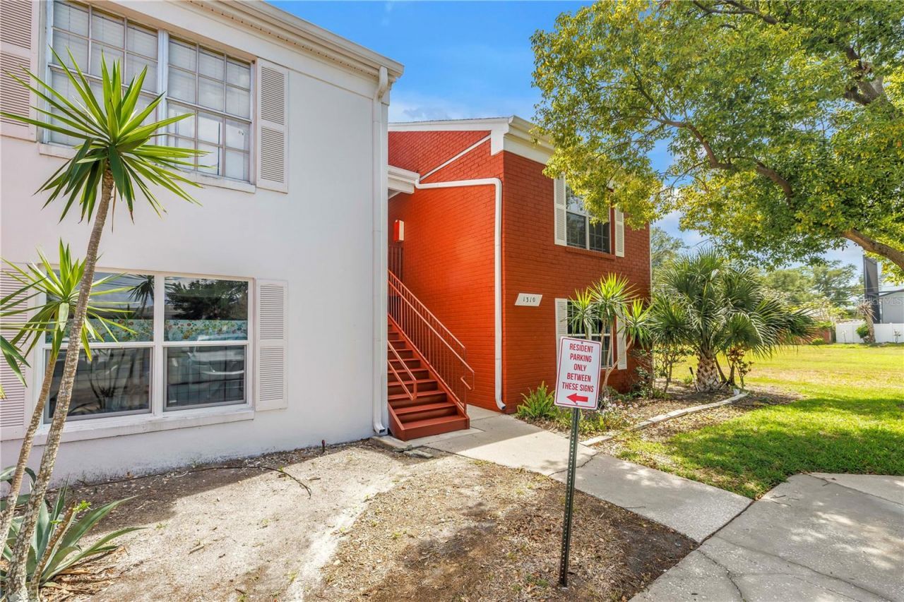 1310 83rd Avenue N, Unit D, Saint Petersburg, FL 33702 Photo