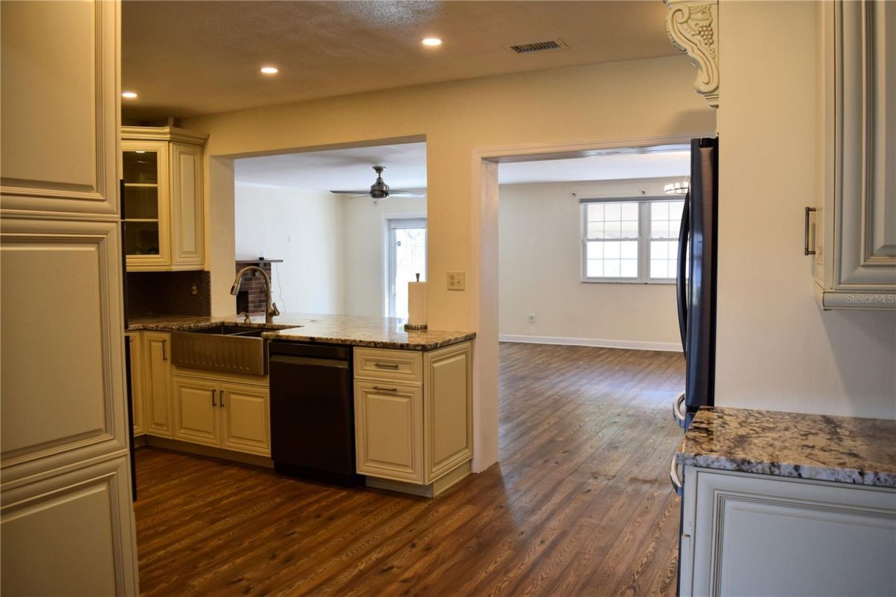 2690 64th Place N, Saint Petersburg, FL 33702 Photo
