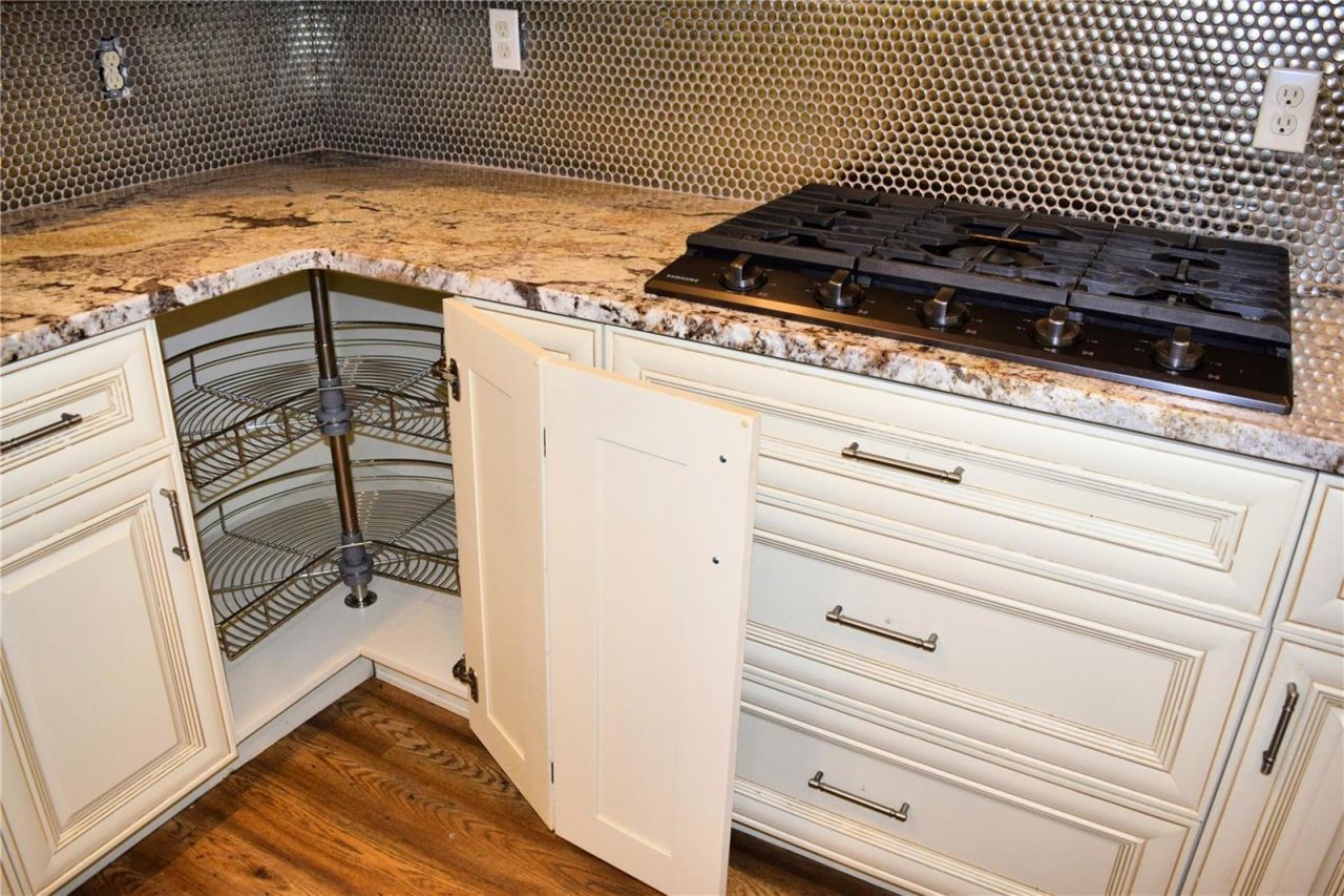 2690 64th Place N, Saint Petersburg, FL 33702 Photo