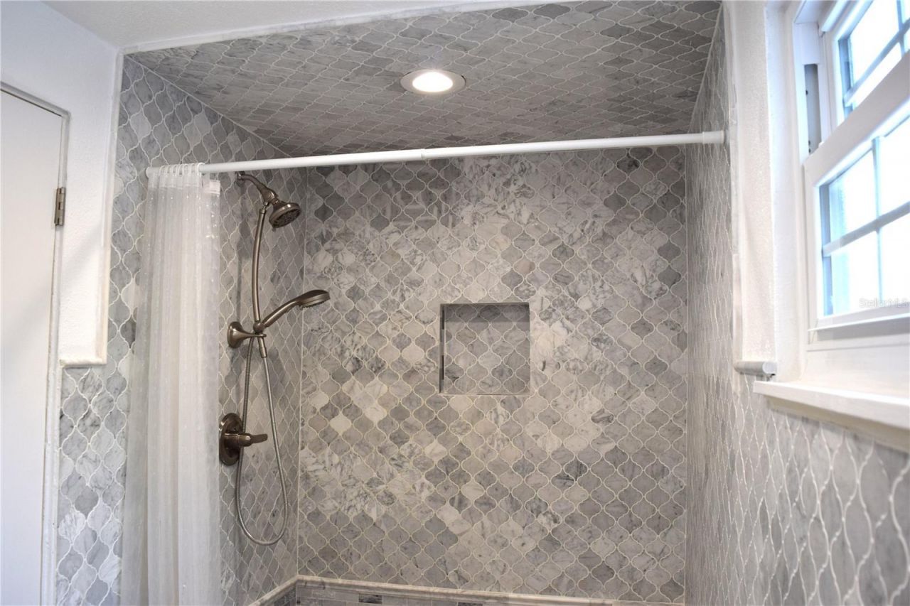 2690 64th Place N, Saint Petersburg, FL 33702 Photo