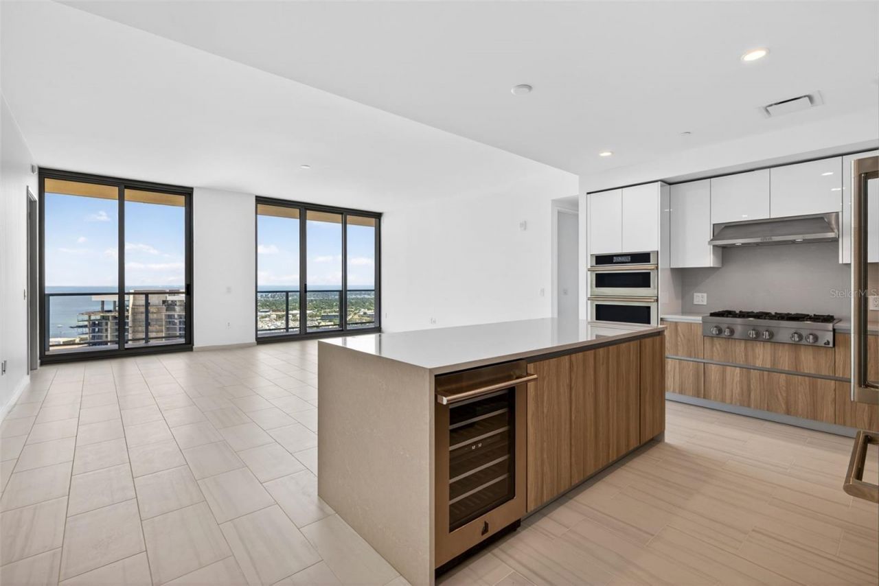 400 Central Avenue, Unit 3706, Saint Petersburg, FL 33701 Photo