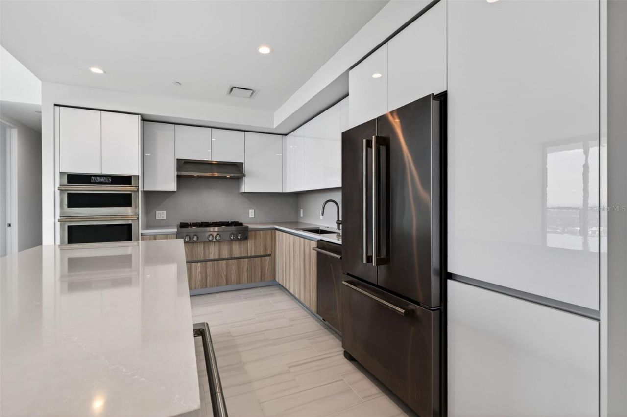 400 Central Avenue, Unit 3706, Saint Petersburg, FL 33701 Photo