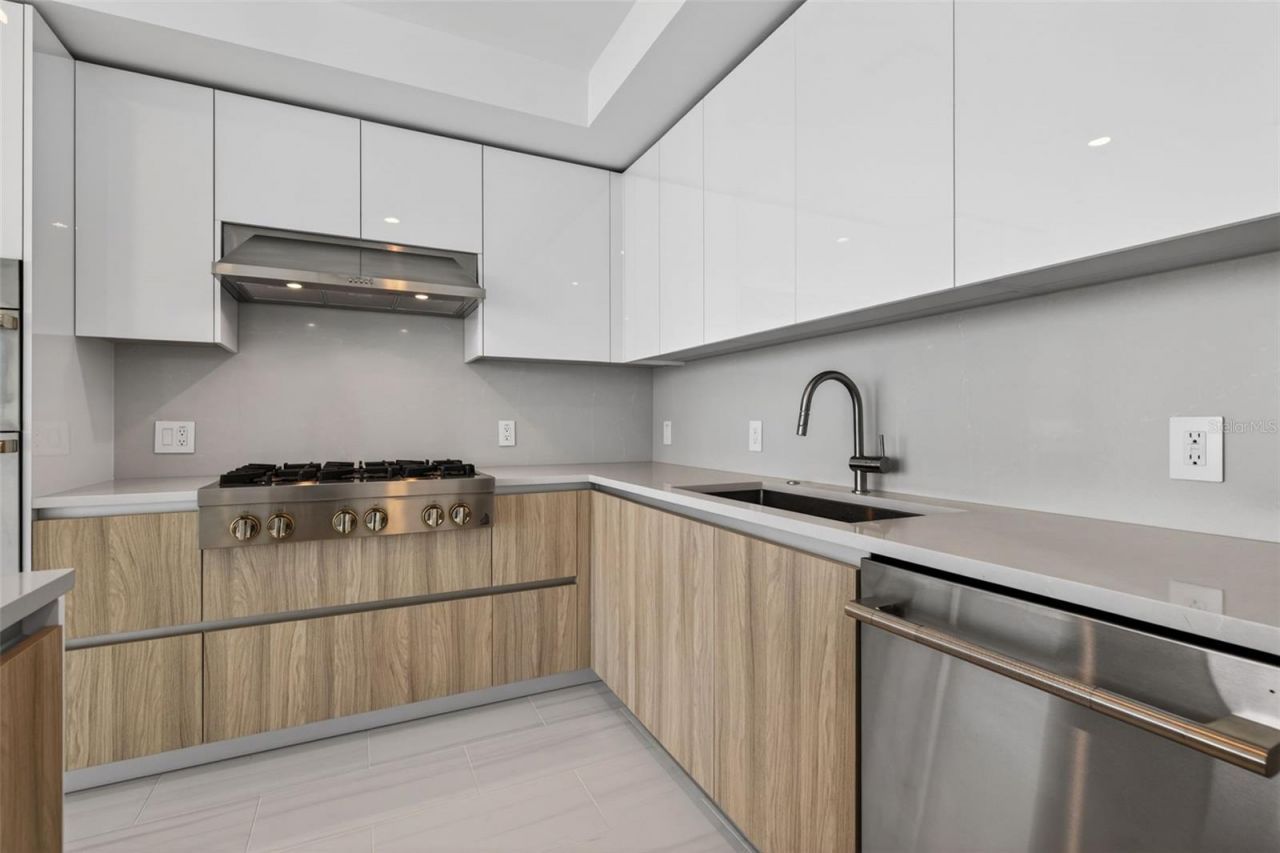 400 Central Avenue, Unit 3706, Saint Petersburg, FL 33701 Photo