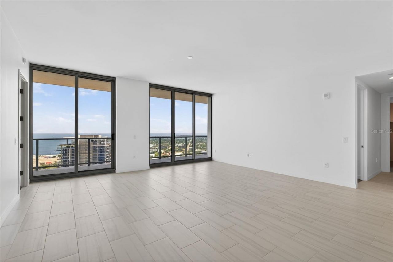 400 Central Avenue, Unit 3706, Saint Petersburg, FL 33701 Photo