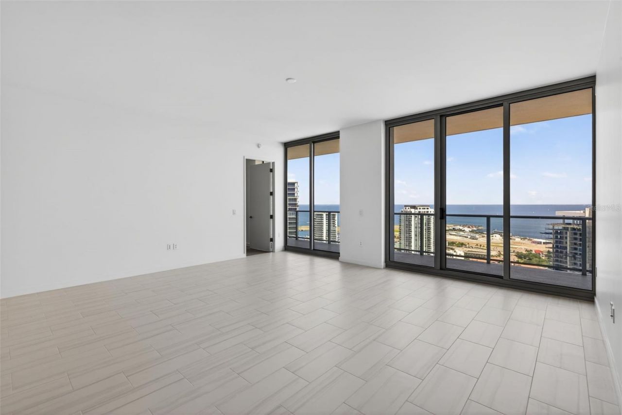 400 Central Avenue, Unit 3706, Saint Petersburg, FL 33701 Photo