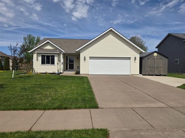 3336 Sanford Lane, Eau Claire, WI 54703