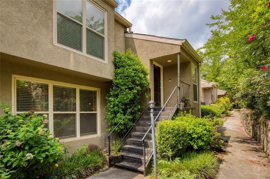 1722 Woodcliff Court Ne, Atlanta, GA 30329 Main Photo
