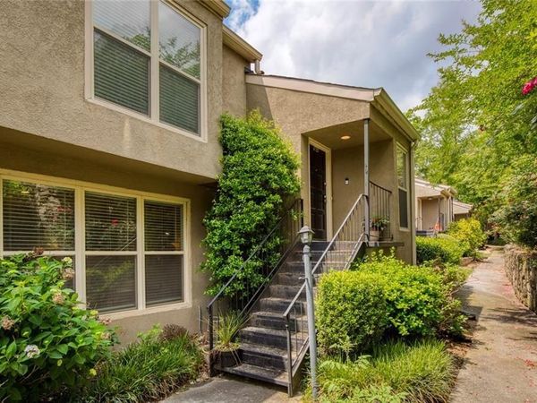 1722 Woodcliff Court NE, Atlanta, GA 30329