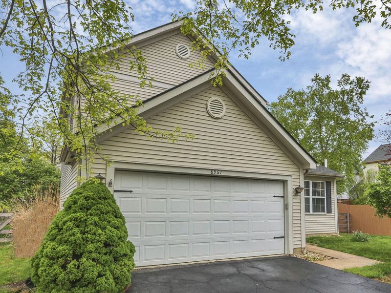 8967 Holquest Drive, Lewis Center, OH 43035 Photo 2