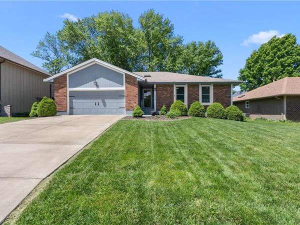 604 SE Adobe Street, Lee's Summit, MO 64063