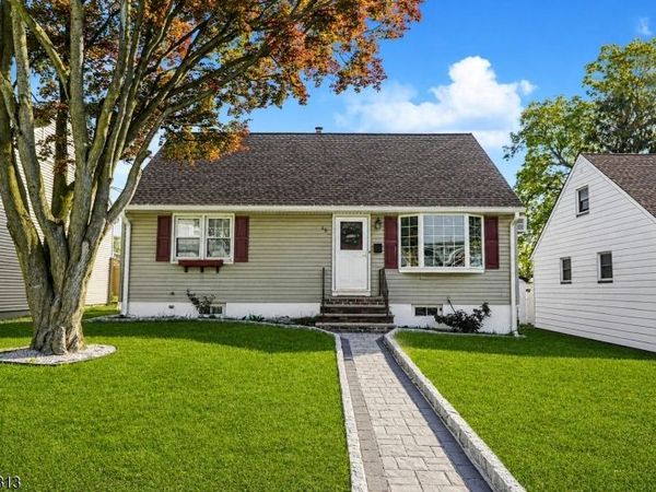 65 Hilltop Ct, Clifton, NJ 07012