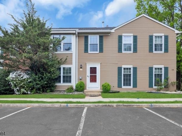 115 Selby Ct, Franklin, NJ 08873