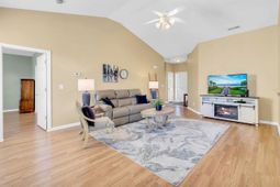 221 Cloverleaf Dr. photo 4