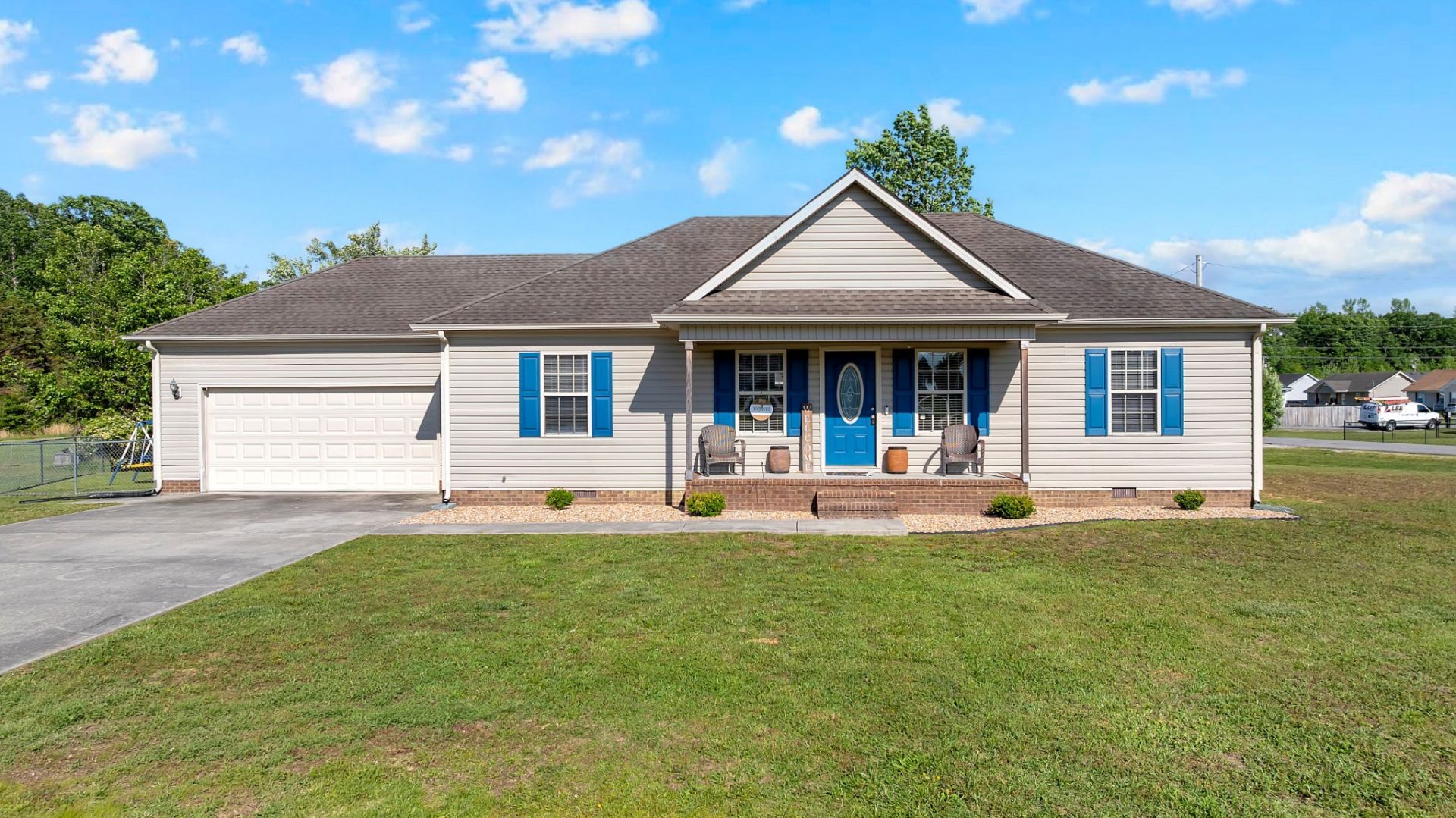 642 Indian Springs Cir, Manchester, TN 37355 Main Photo