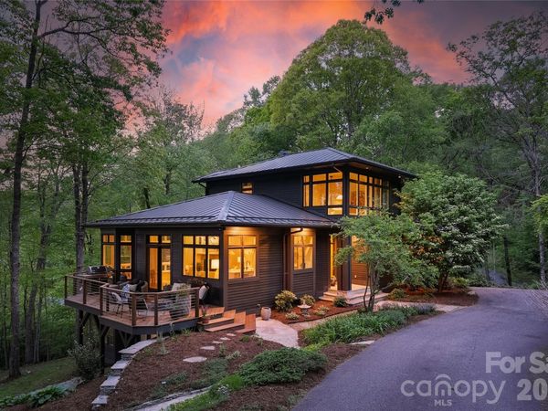 15 Hunters Way, Asheville, NC 28804