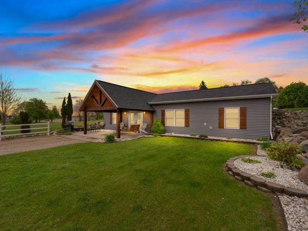 2922 S Hillsdale Road, Hillsdale, MI 49242