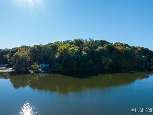 6811 Burger Drive SE, Grand Rapids, MI 49546