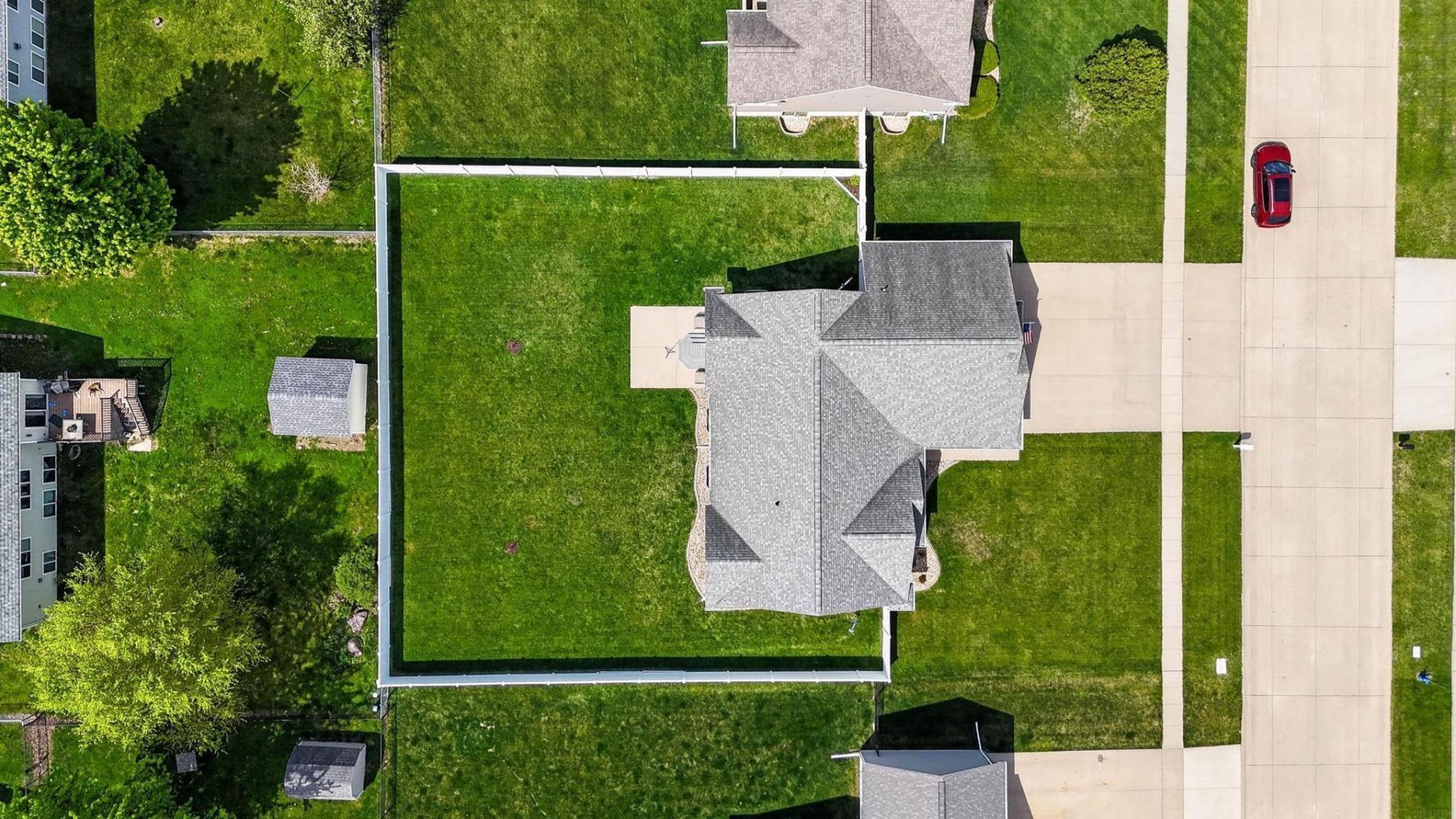 4854 Yellowstone Drive, Waterloo, IA 50701 Main Photo