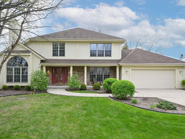 6815 S Dory Dr, Franklin, WI 53132