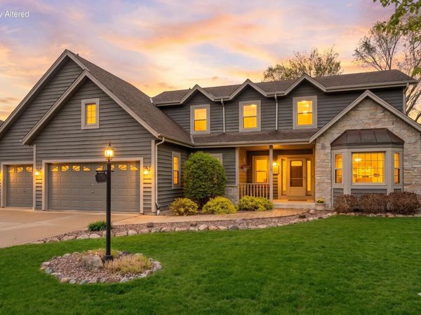 12355 W Whitaker Ave, Greenfield, WI 53228