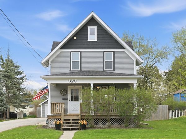 323 S Worthington St, Oconomowoc, WI 53066