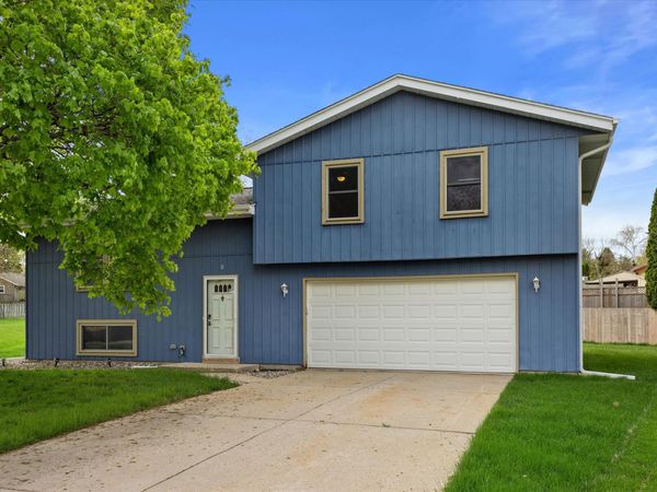 115 Conrad Ct, Mukwonago, WI 53149