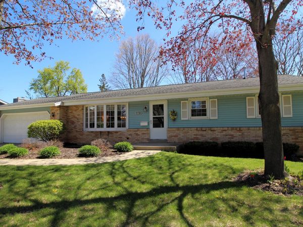 1721 Sylvan Way, West Bend, WI 53095
