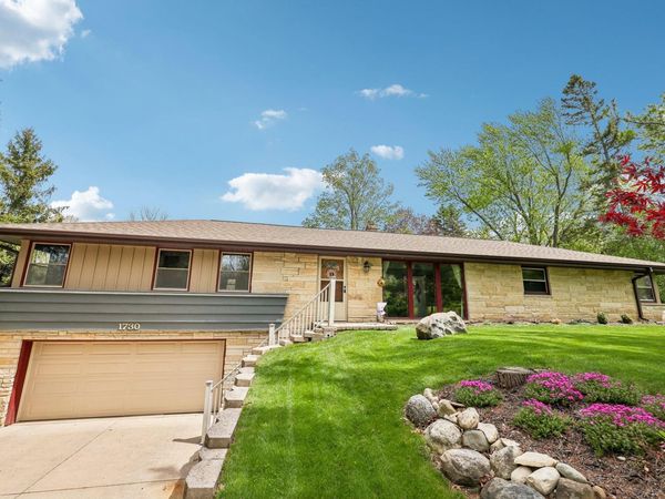 1730 S Lilly Ln, New Berlin, WI 53146