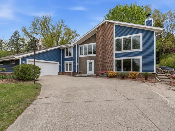 820 Crestwood Dr, Waukesha, WI 53188