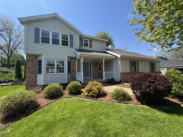 829 Foxfield Rd, Oregon, WI 53575