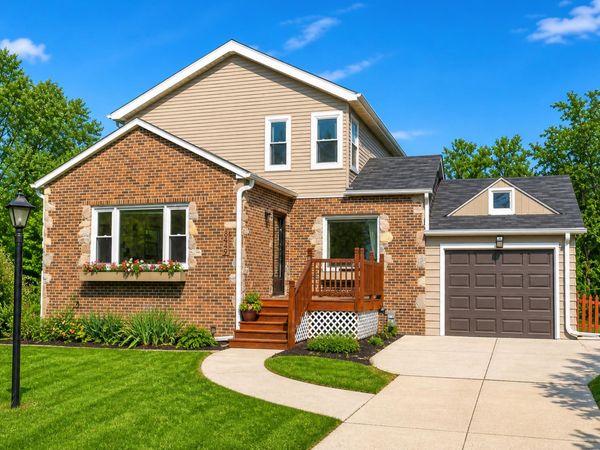8449 N Lake Dr, Bayside, WI 53217