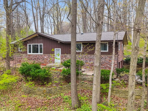 21195 Mary Lynn Dr, Brookfield, WI 53045