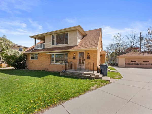 3842 S 77th St, Milwaukee, WI 53220