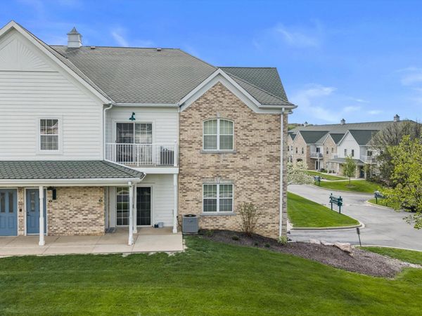 2720 Northview Rd, Unit 32, Waukesha, WI 53188