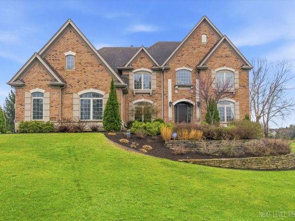 40W701 WILLOWBROOK Court, St. Charles, IL 60175
