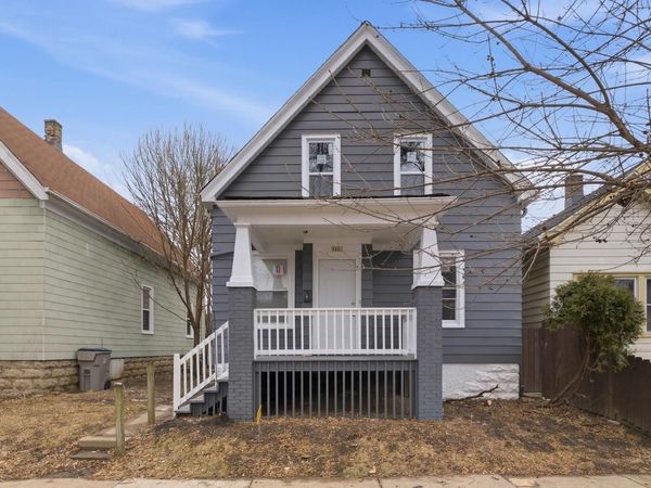 2827 Grant STREET, Milwaukee, WI 53215