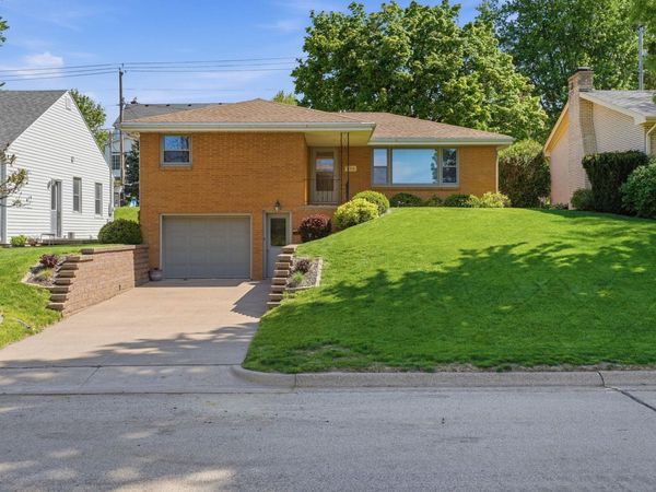 262 Bradley Street, Dubuque, IA 52003
