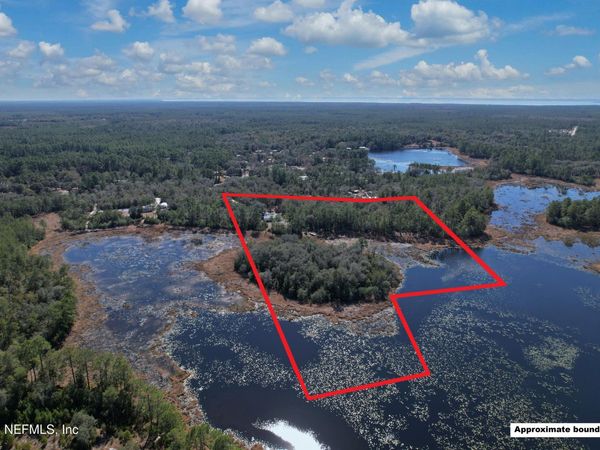118 ACACIA Street, Crescent City, FL 32112