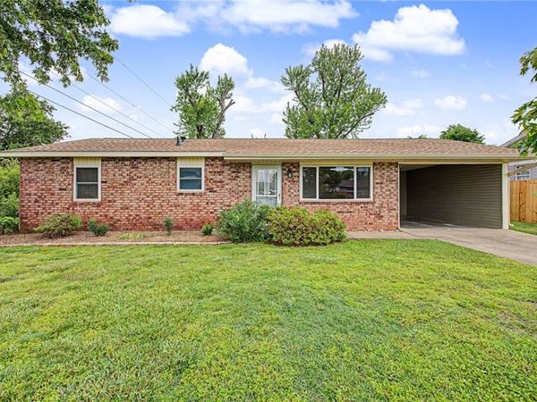 715 N 12th Place , Rogers, AR 72756