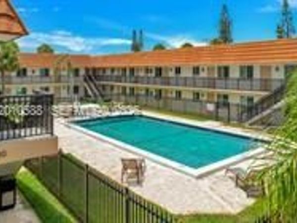 6600 SW 39th St , Unit B6, Davie, FL 33314