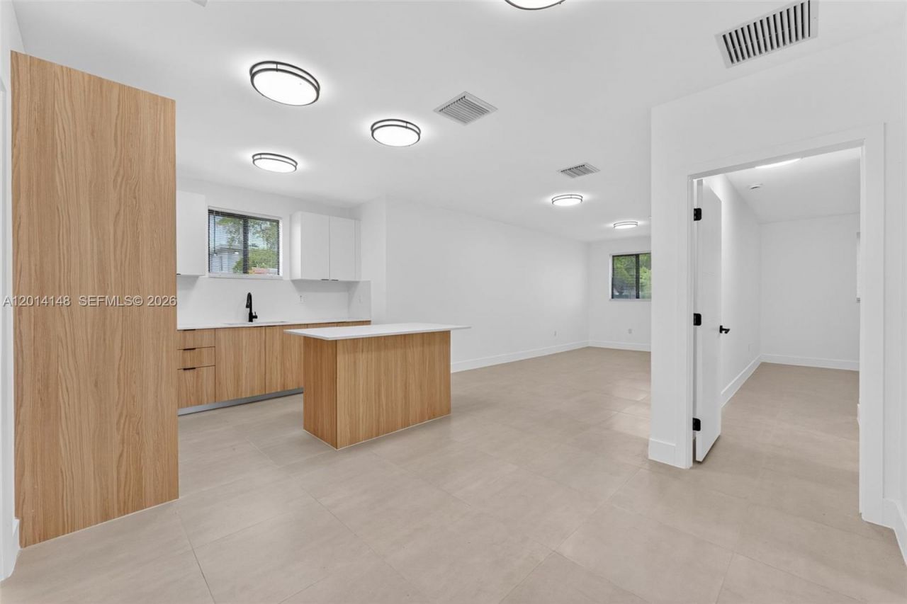 6500 NW 21st Ave , Miami, FL 33147 Photo