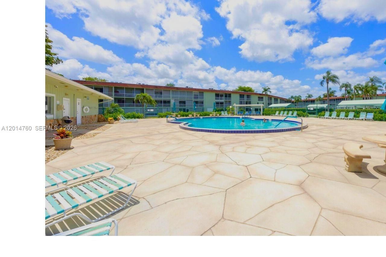 3000 Springdale Blvd, Unit V109, Palm Springs, FL 33461 Photo
